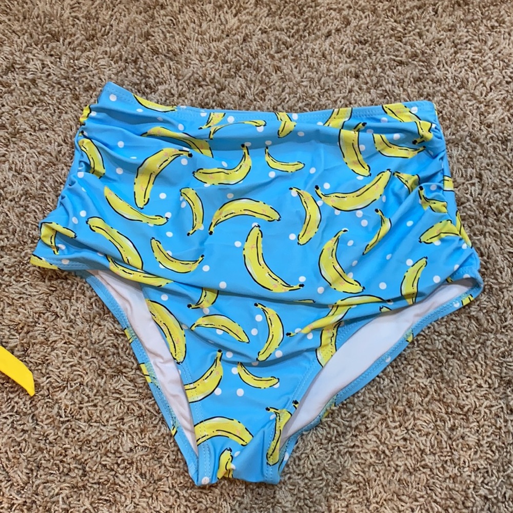 bikini - Picture 2 of 2